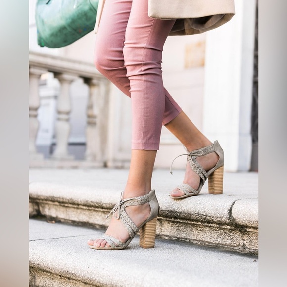 MI.IM‎ - MAI TAI ROPE TIED CHUNKY HEELS IN
TAUPE NEW 7.5 - Picture 1 of 16